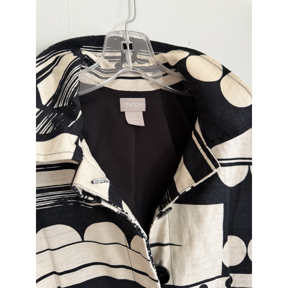 Chicos Linen Blend Lagenlook Topper Jacket. Geometric Black White Print Classic - Picture 3 of 12